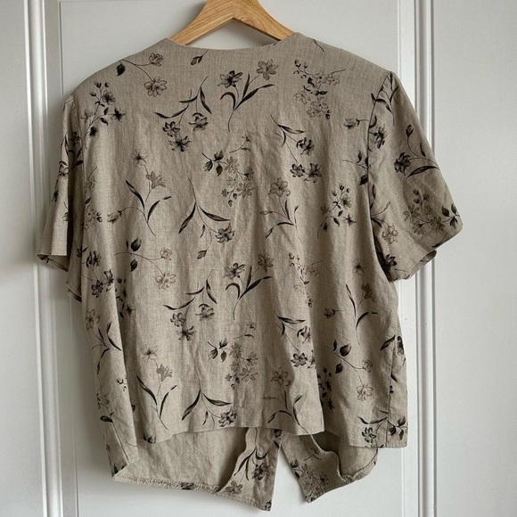 Vintage linen floral button down short sleeve blouse - Picture 2 of 6